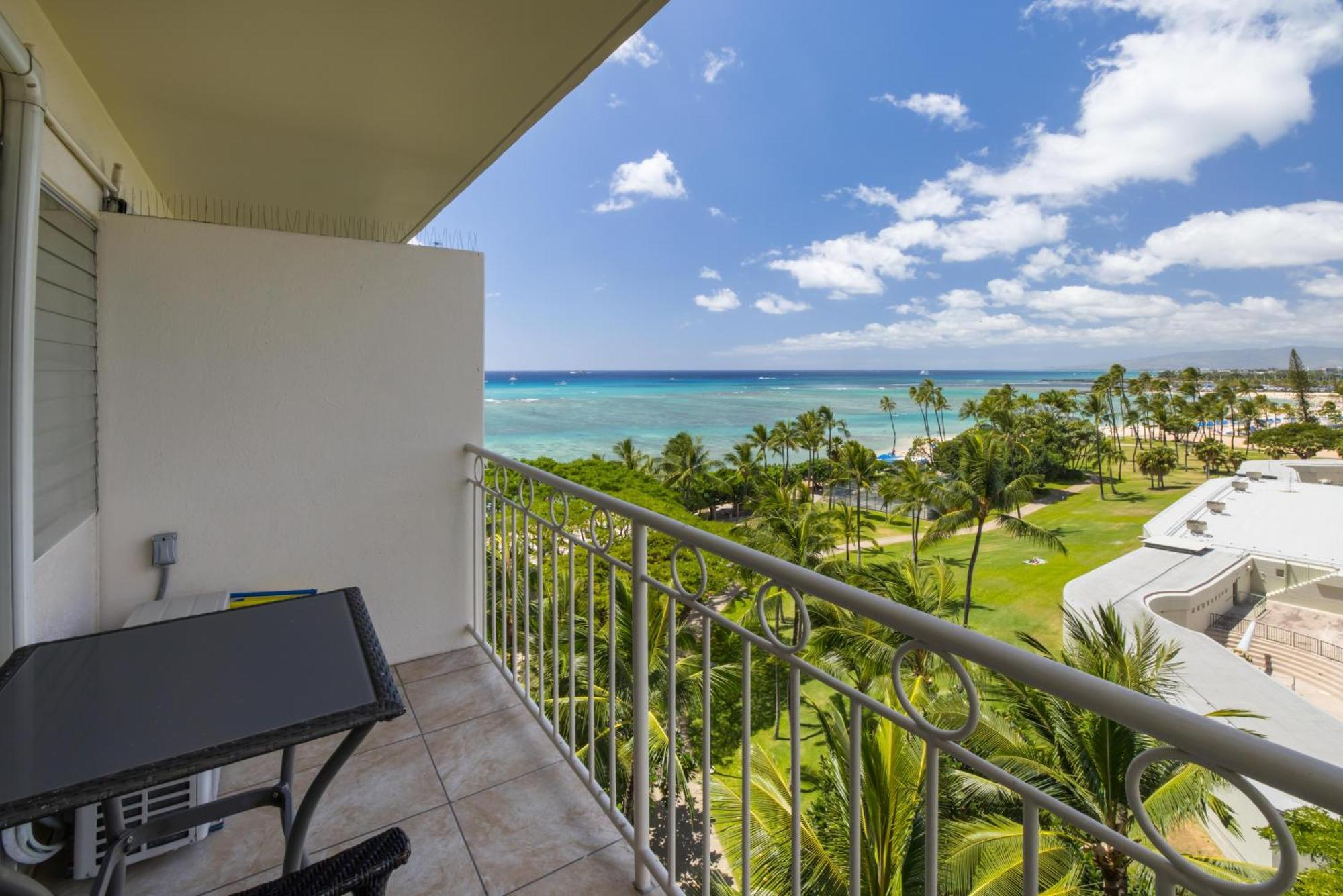 Waikiki Shore By Outrigger Honolulu Esterno foto